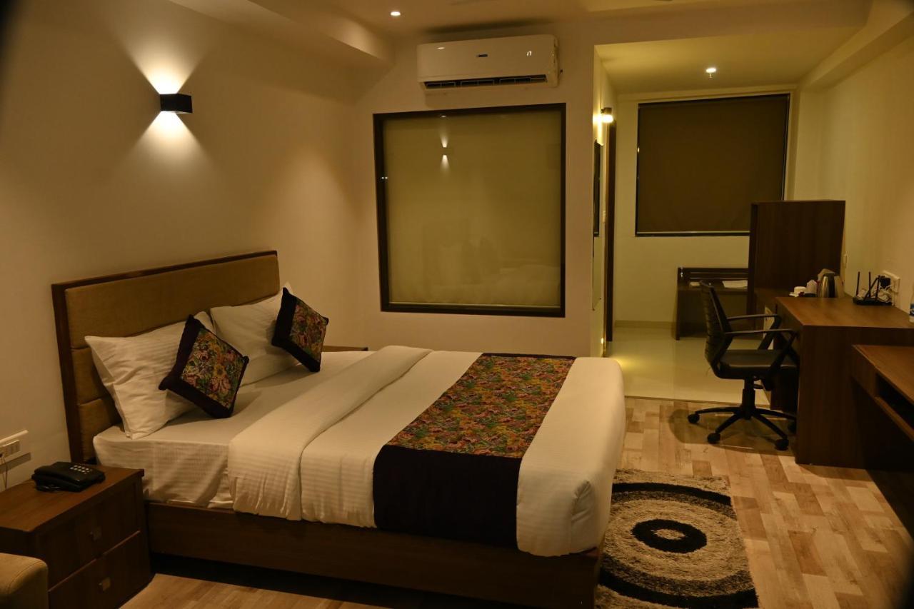 The Orange Zest Hotel Vithalpur Ngoại thất bức ảnh