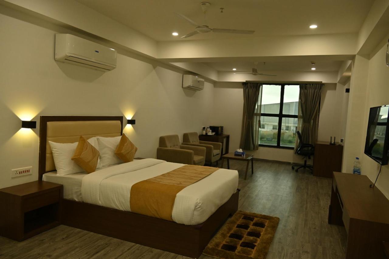 The Orange Zest Hotel Vithalpur Ngoại thất bức ảnh